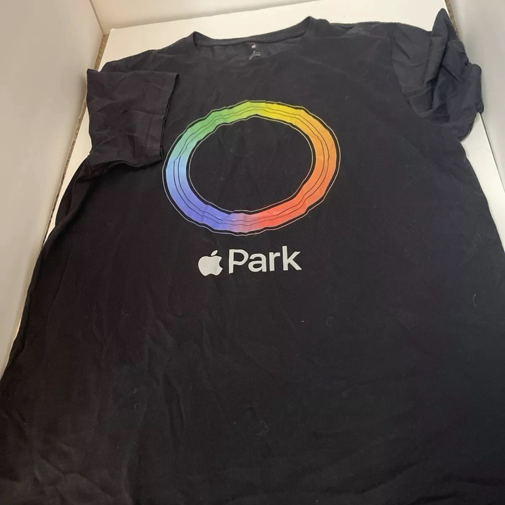 Apple Park Infinity Loop Short Sleeve T-Shirt Black Size Medium California 95014